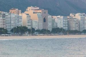 plage vide de Copacabana, lors de la deuxième vague de la pandémie de coronavirus à Rio de Janeiro photo