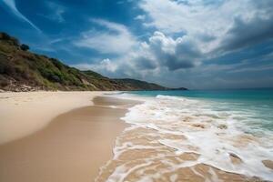 tropical plage avec bleu ciel et blanc des nuages, parfait pour vacances et Voyage ai généré photo