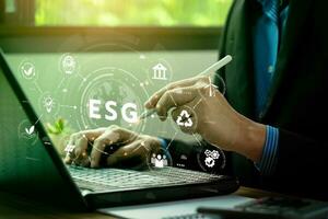 esg environnement social la gouvernance investissement affaires concept. photo