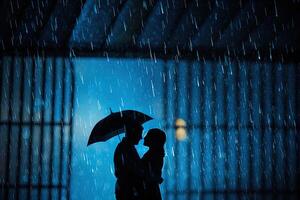 silhouette une couple permanent en dessous de un parapluie dans le pluie. ai généré photo