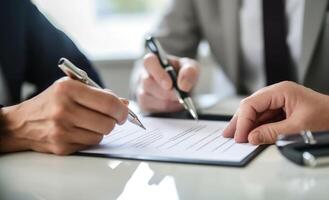 médecin chèques une tablette tandis que fonctionnement. génératif ai photo