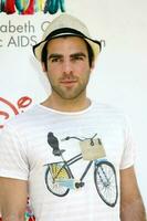 zachary quinto en arrivant à le une temps pour héros pédiatrique sida 2008 avantage à le anciens combattants administration terrains bois de l'ouest Californie juin 8 2008 2008 kathy huches huches photo