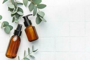massage et spa des produits avec eucalyptus photo