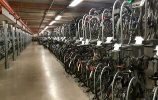 souterrain parking pour Vélos dans Florence photo