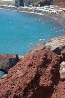 rouge plage - Santorin île - Grèce photo