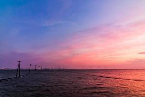 baie de tokyo avec beau ciel coucher de soleil photo