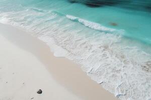 spectaculaire aérien vue de parfait blanc le sable plage et Azur bleu des eaux ai généré photo