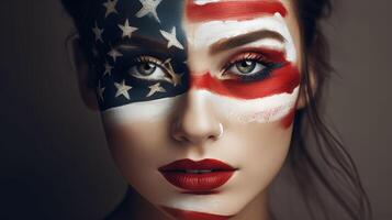 étourdissant à la recherche nationale amoureux femme visage peint ou maquillage Etats-Unis drapeau couleur. 4e juillet indépendance journée ou américain un événement fête image. photo