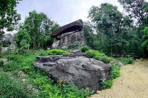 Pha Luang Waterfall Forest Park, Amphoe Si Mueang Mai, Ubon Ratchathani, Thaïlande photo