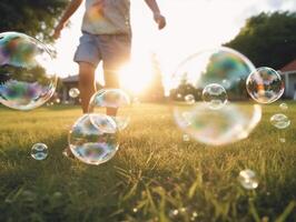 une proche en haut de géant bulles, flou Contexte de une enfant bokeh jambes portant blanc vêtements et fonctionnement autour sur le pelouse. ai génératif photo