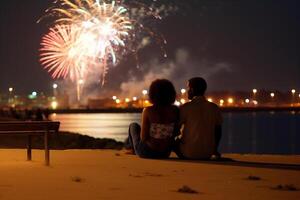 une Jeune couple asseoir ensemble à regarder fête feux d'artifice dans Amérique. ai génératif photo