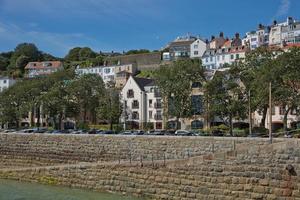 Vue panoramique sur une baie de St Peter Port à Guernesey Channel Islands UK photo