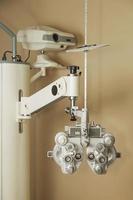 appareil optique phoropter pour mesurer la vision de l'œil humain photo