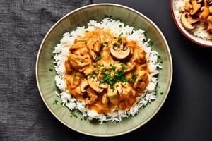 riz avec poulet et champignon sauce, nourriture et régime, comme repas pour le déjeuner ou dîner, savoureux recette, post-traité, génératif ai photo