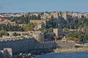 Marine Gate et les fortifications de la vieille ville de Rhodes, Grèce