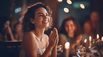 femme applaudir mains sur dîner. illustration ai génératif photo