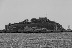 paysage de le Port ville de le turc Kusadasi sur une chaud été journée photo