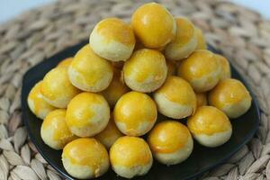 Nastar biscuits, ananas tartes ou nanas Tarte sont petit, taille de morsure des pâtisseries photo