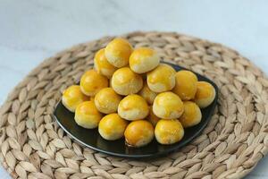 Nastar biscuits, ananas tartes ou nanas Tarte sont petit, taille de morsure des pâtisseries photo