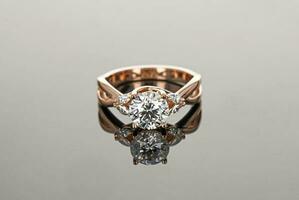 engagement or bague avec luxe diamant photo