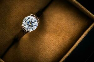 engagement diamant bague proche en haut photo