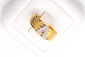 bague en diamant en or 9 carats photo