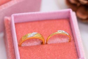 bague en diamant en or 9 carats photo