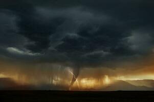 tornade super cellule orage photo