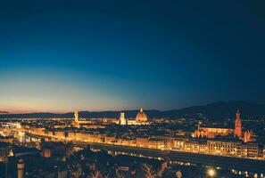 ville de Florence pendant crépuscule photo