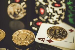 casino frites bitcoins et diamant ace carte. photo
