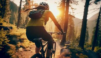 Montagne Cyclisme femme équitation sur bicyclette dans été montagnes forêt paysage, ai génératif photo