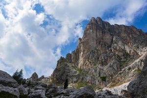 nuages sur les dolomites photo