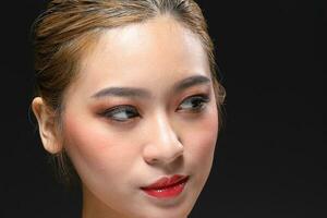 Sud est asiatique magnifique Jeune Dame mode maquillage cosmétique photo