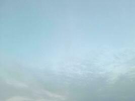 lever du soleil dans le Matin avec ciel et des nuages drone vue photo