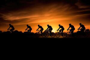 silhouettes de professionnel cyclistes sur route à le coucher du soleil. génératif ai photo