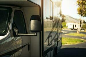 camping car RV vacances sur le route photo