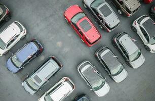 voiture concession lot avec véhicule pour vente photo