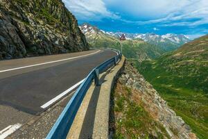 Suisse alpin route photo