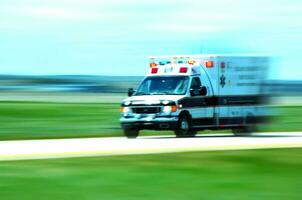 ambulance dans mouvement photo