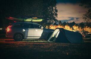 kayak camp à nuit photo