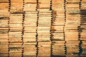 pile de bois planches photo