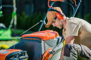 homme travail sur le jardin photo