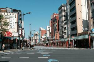 Tokyo, Japon - avril 9, 2023 vue de rue dans taito kaminarimaon zone dans jour photo