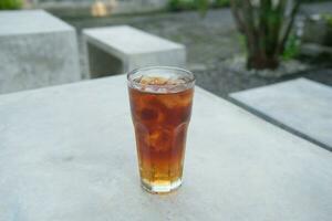 photo de Frais glacé thé dans une verre