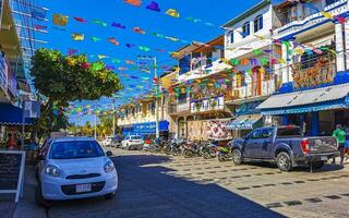 puerto escondido oaxaca Mexique 2023 typique magnifique coloré touristique rue trottoir ville puerto escondido Mexique. photo