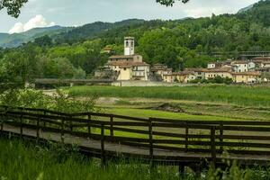 le médiéval village pontecosi Lucca toscane Italie photo