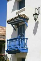 magnifique balcon à le colonial des rues de Carthagène de Indes dans Colombie photo