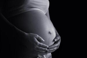 ventre d'une femme enceinte photo