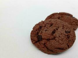 Chocolat puce biscuits avec noisettes, isolé sur blanc Contexte photo