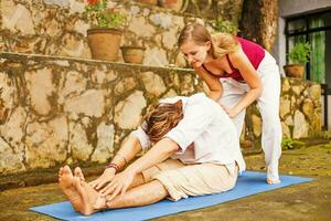 yoga homme femme les matins santé mode de vie photo